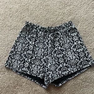About A Girl Monochrome Patterned Shorts